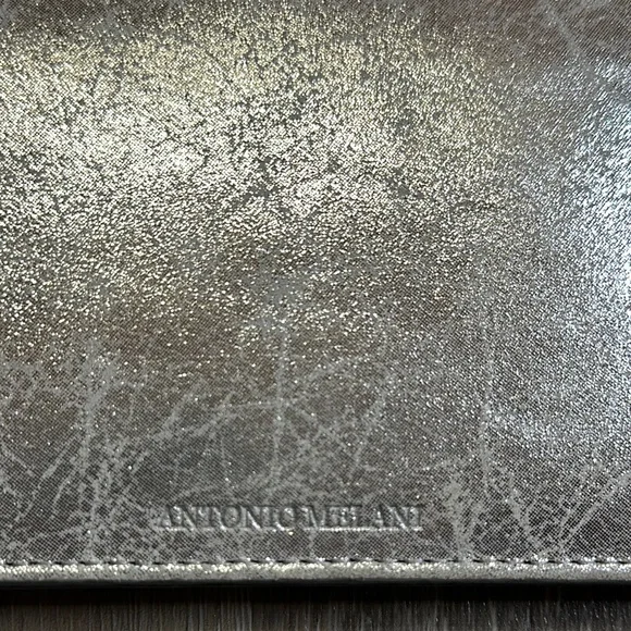 Antonio Melani Silver RFID Credit Card Wallet With Zip Pocket, Slip Pocket NWT - Picture 3 of 14